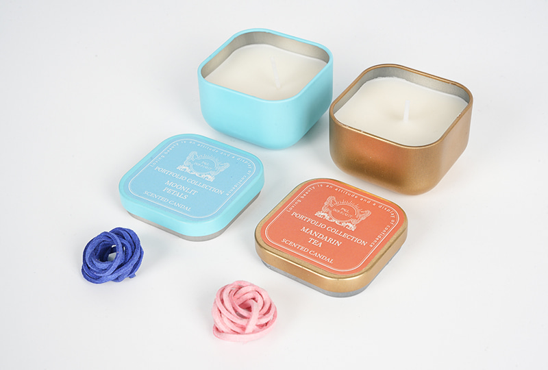 Bougie carrée à mèche unique en métal parfumé