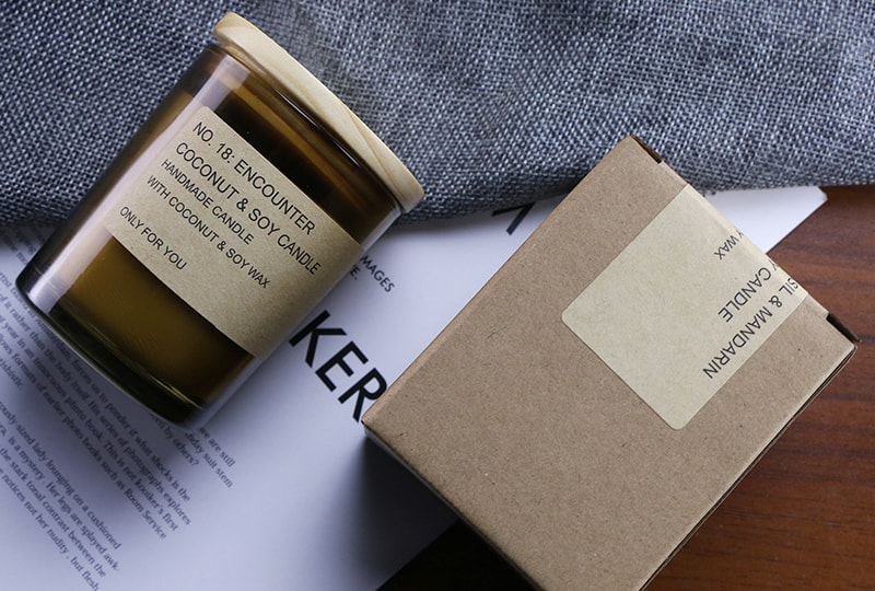 Bougie en pot en verre avec couvercle en cire de soja et noix de coco