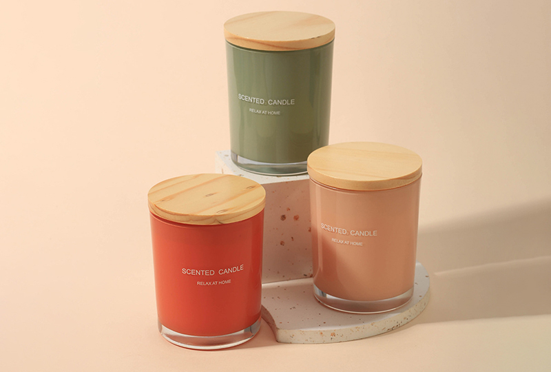 Bougie en pot en verre coloré à la cire de soja de 7 cm