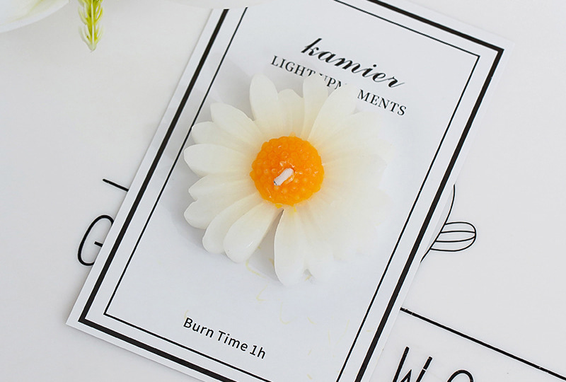 Bougie faite à la main en forme de fleur en forme de marguerite