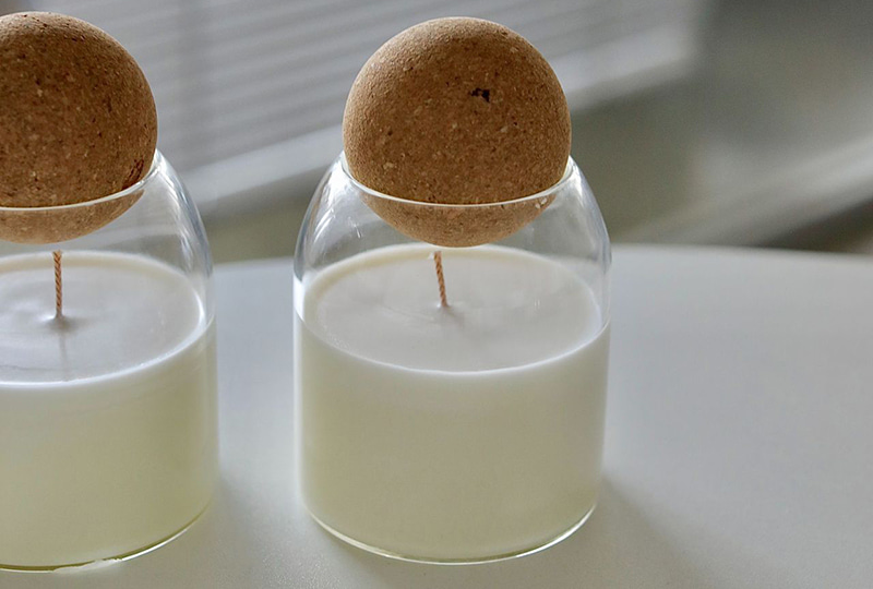 Bougie minimaliste en pot en verre avec dôme en liège