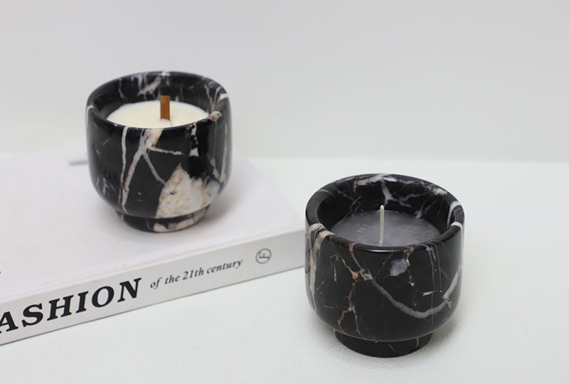 Bougie élégante en pot de marbre noir