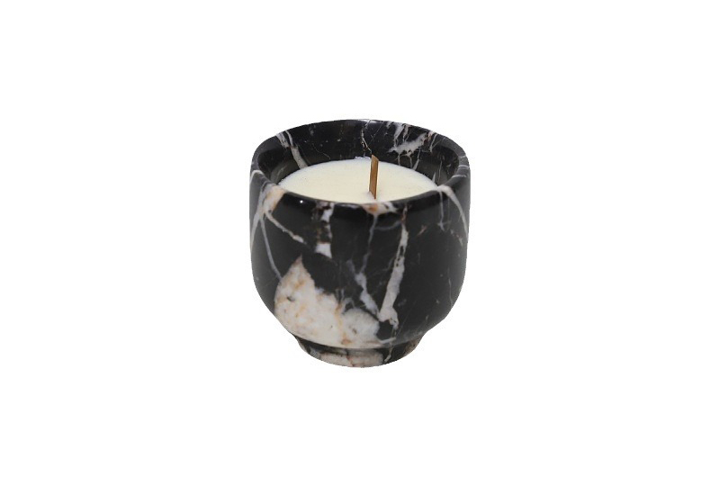 Bougie élégante en pot de marbre noir
