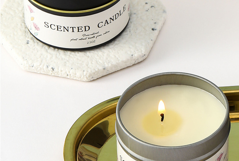 Bougie en pot en métal de voyage parfumée florale minimaliste