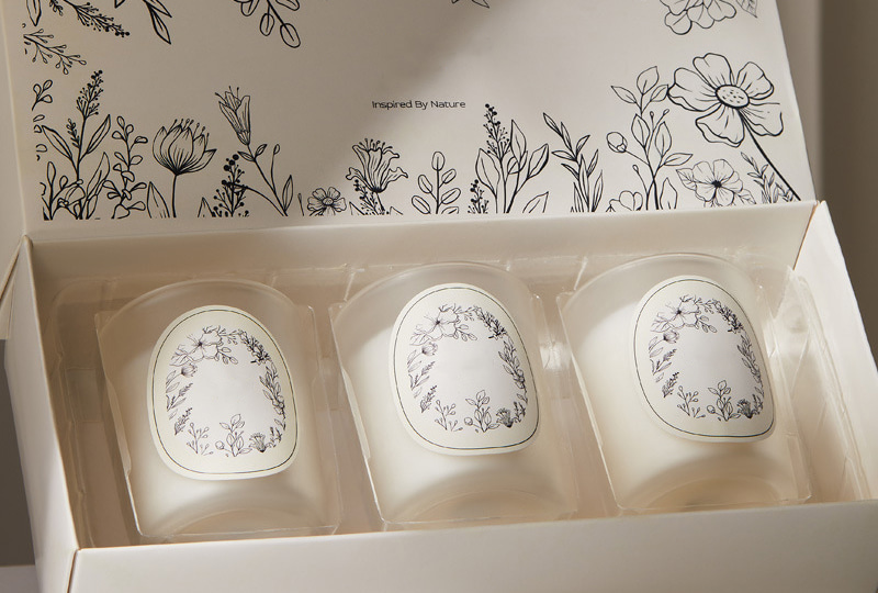 Ensemble de bougies en verre minimaliste floral