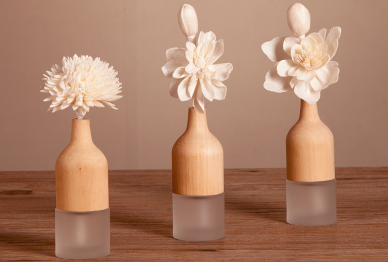 Ensemble de diffuseur d'aromathérapie de fleurs en bois et verre givré