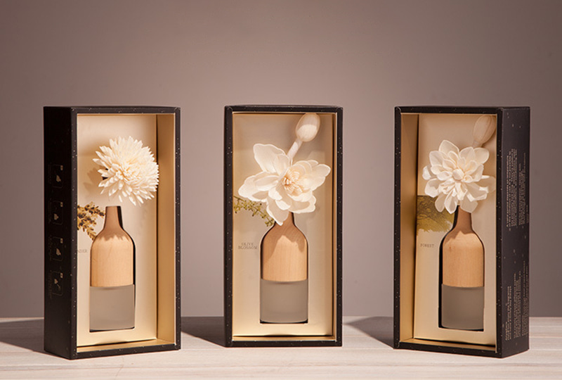 Ensemble de diffuseur d'aromathérapie de fleurs en bois et verre givré