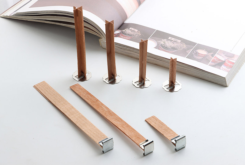 Mèche de bougie en bois avec base en métal