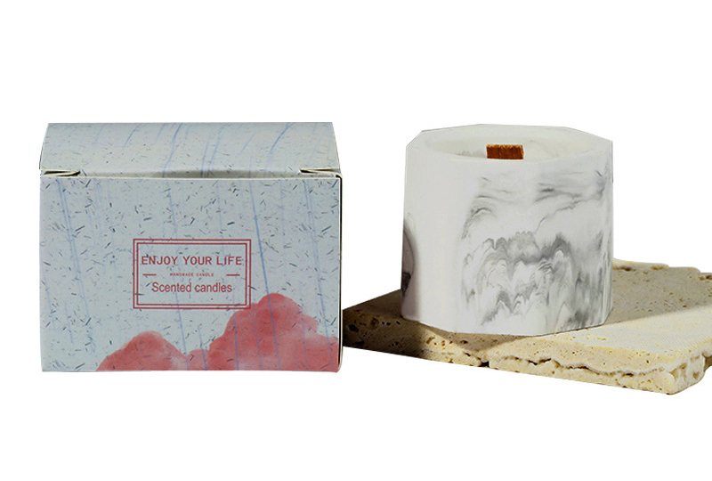 Bougie en pot en marbre avec mèche en bois carrée en marbre lavé à l'encre