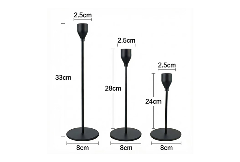 Ensemble de bougeoirs coniques hauts et fins en or — 3 hauteurs