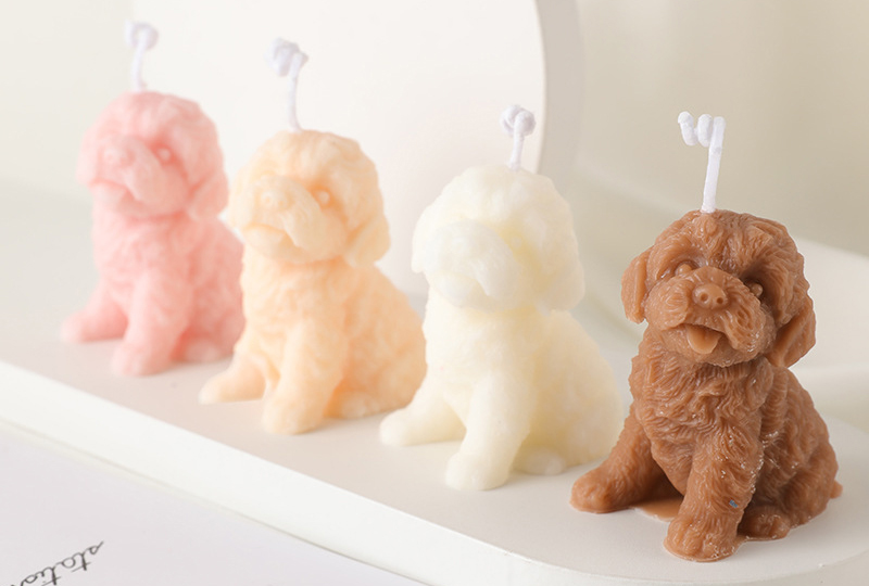 Bougie faite à la main de la série d'animaux de chien assis moelleux en forme de nounours