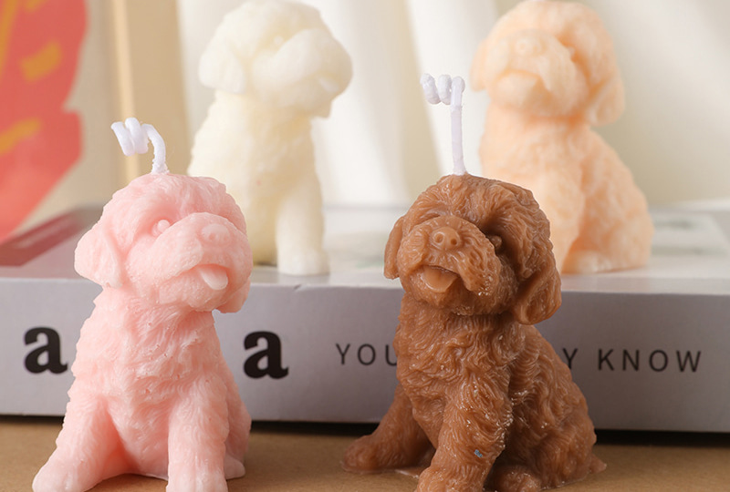 Bougie faite à la main de la série d'animaux de chien assis moelleux en forme de nounours