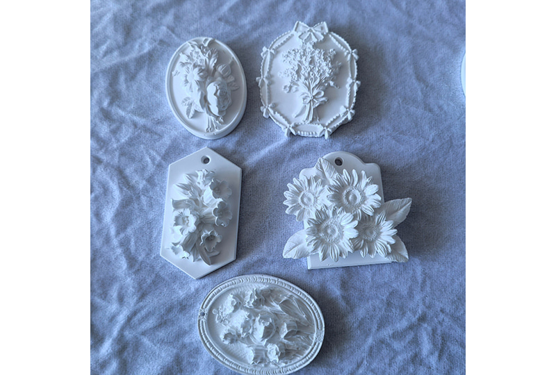 Comprimés parfumés floraux suspendus en relief botanique